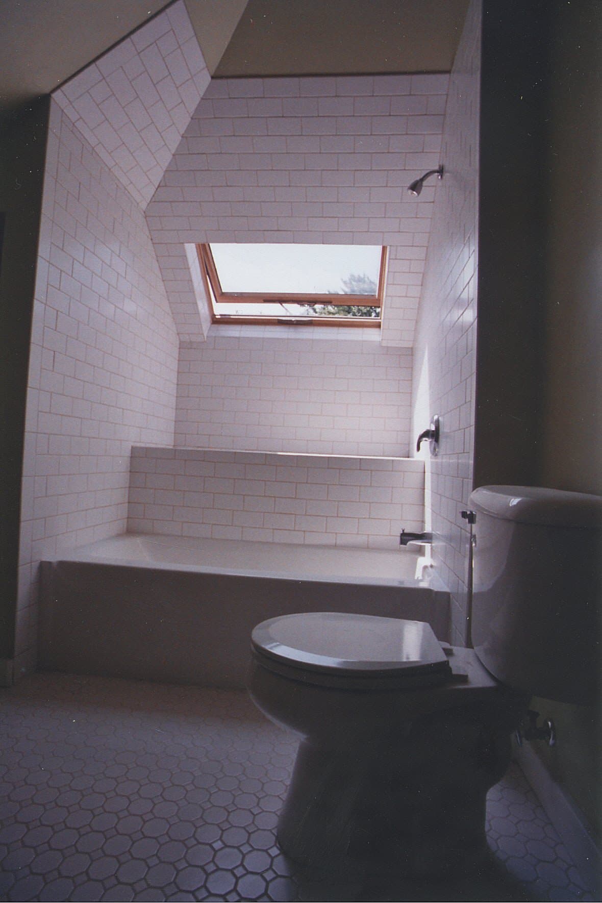 Bungalow Bathroom — photo 11