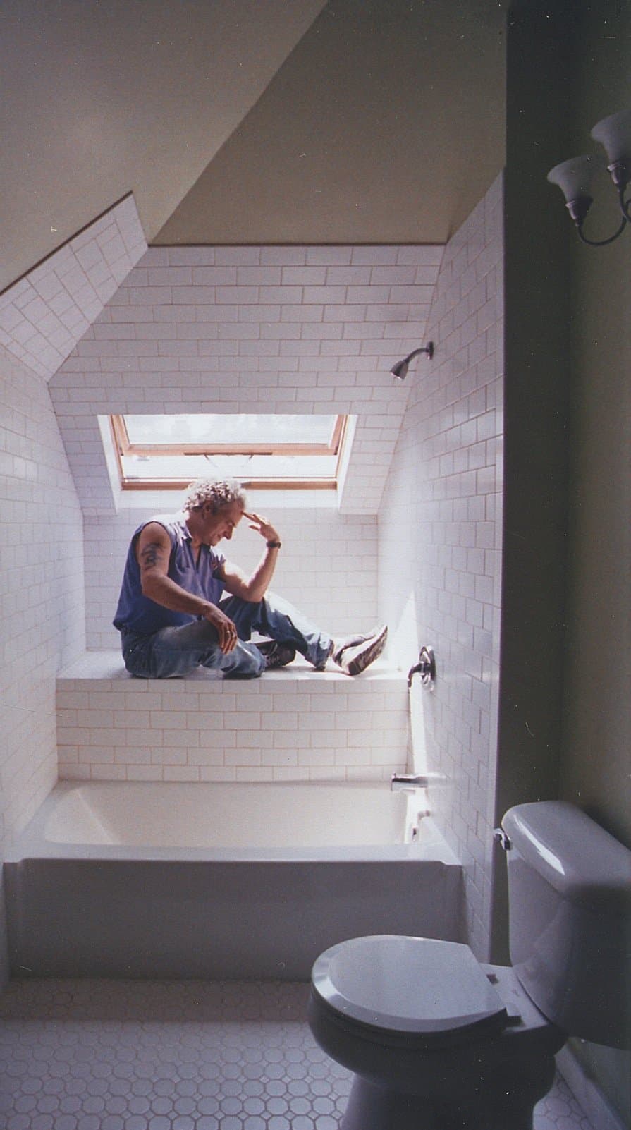 Bungalow Bathroom — photo 2