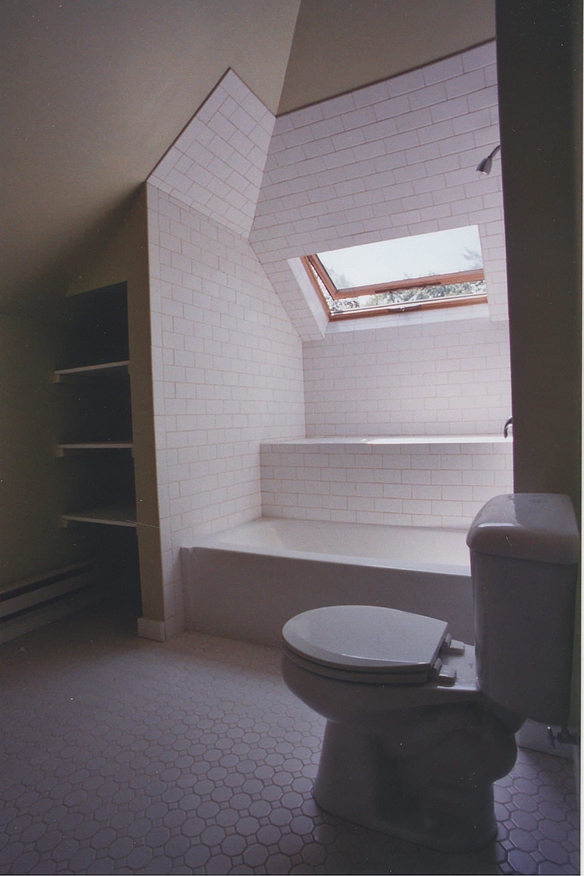Bungalow Bathroom — photo 4