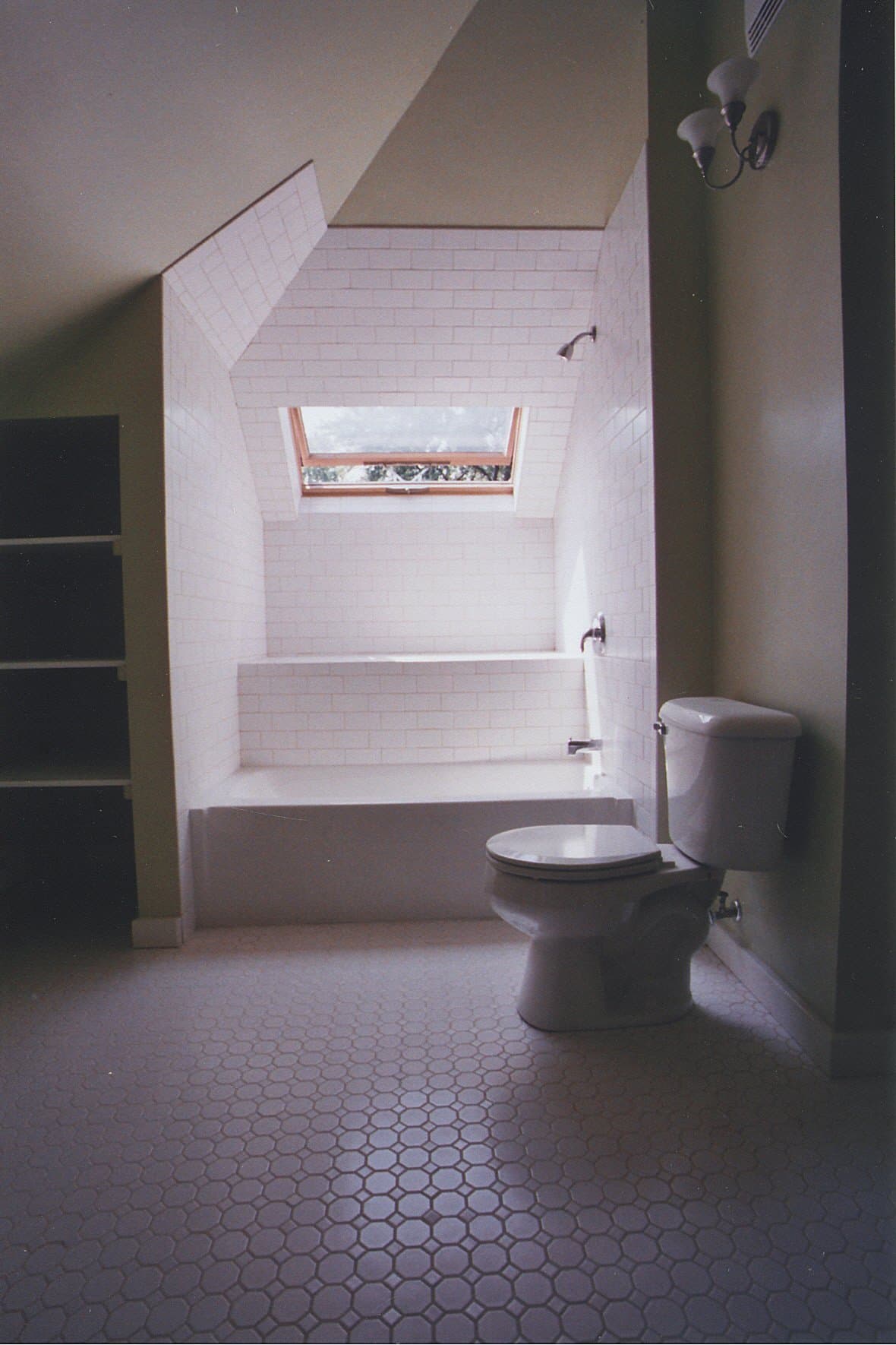 Bungalow Bathroom — photo 5