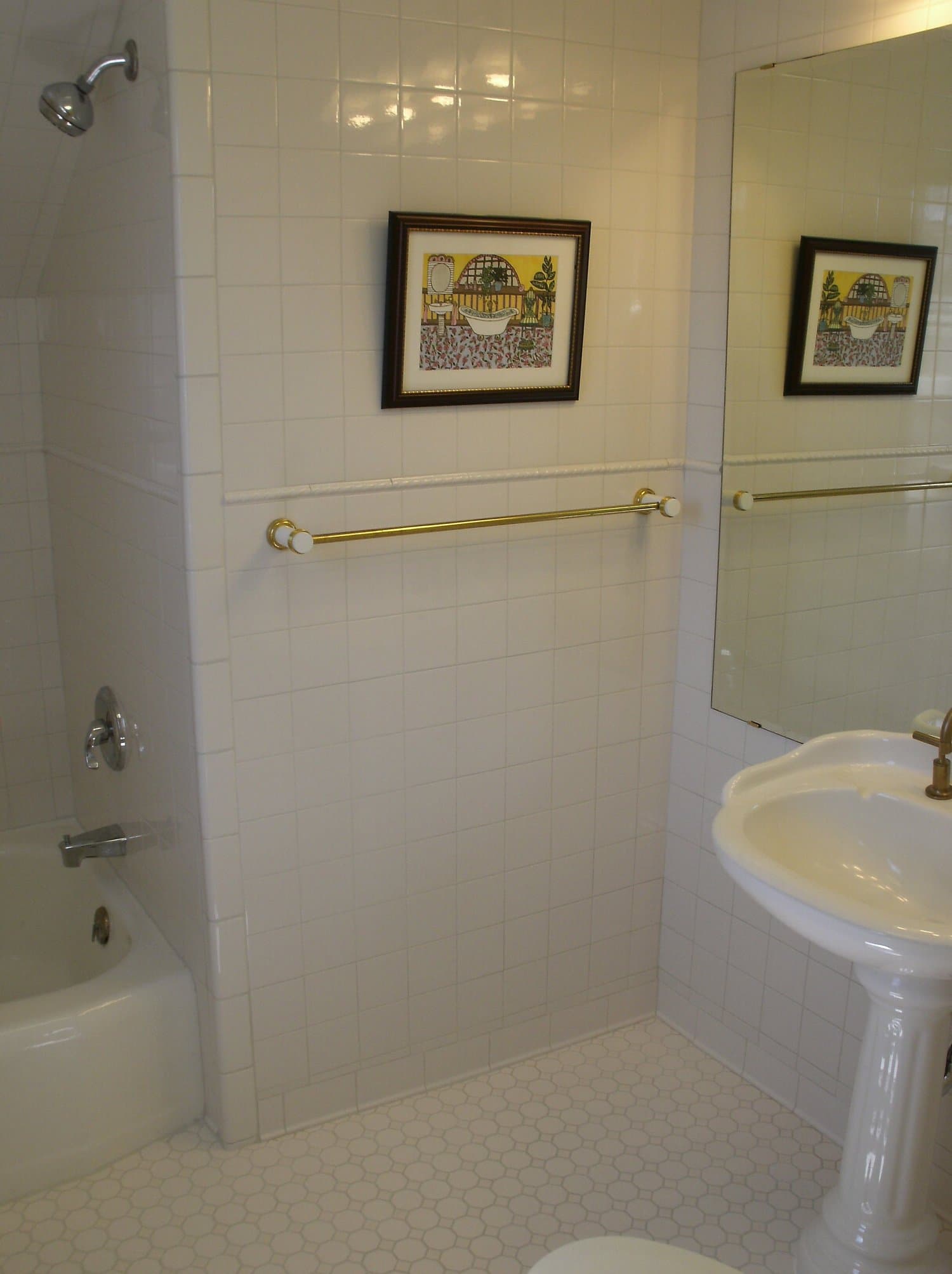 Greek Temple Bathroom — photo 2