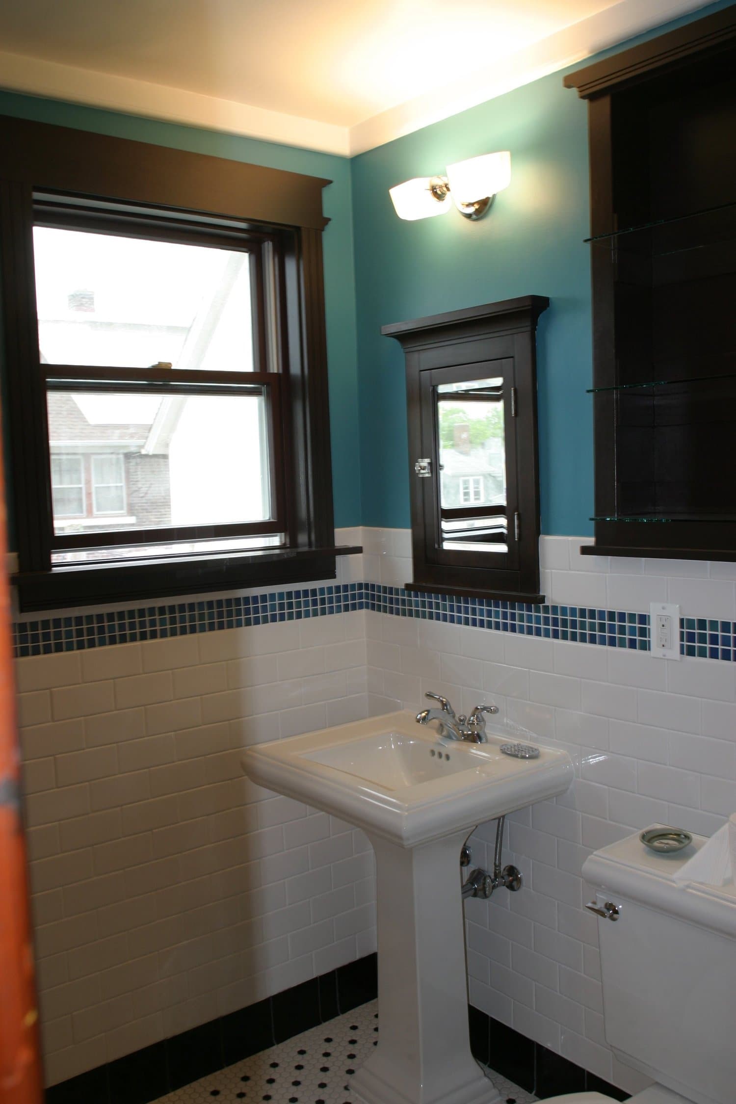 Henry Street Bathroom — photo 4