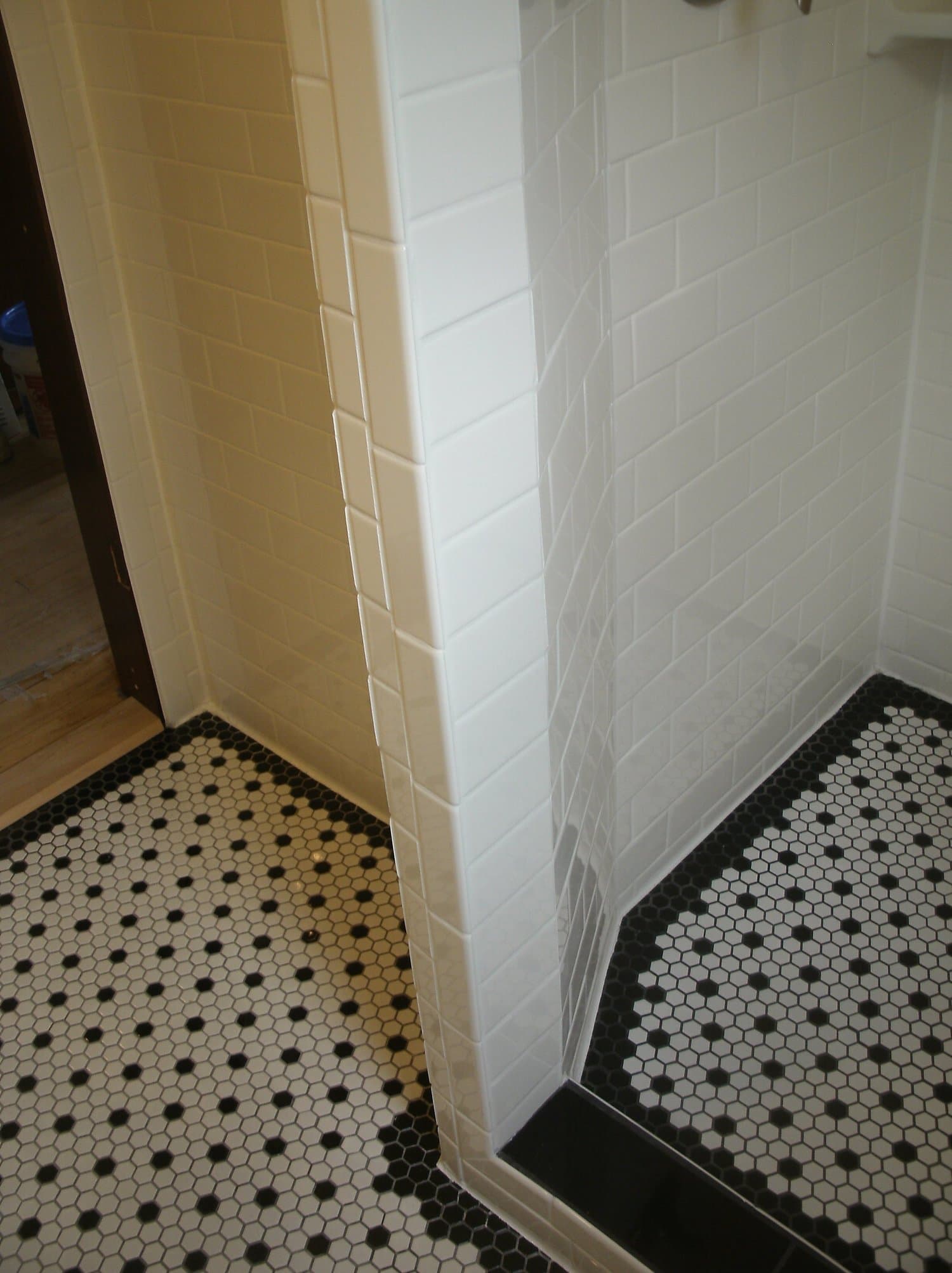 Isthmus Bathroom — photo 12