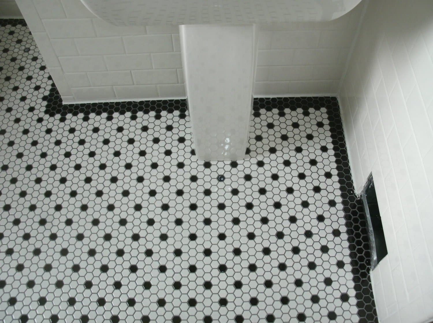 Isthmus Bathroom — photo 4