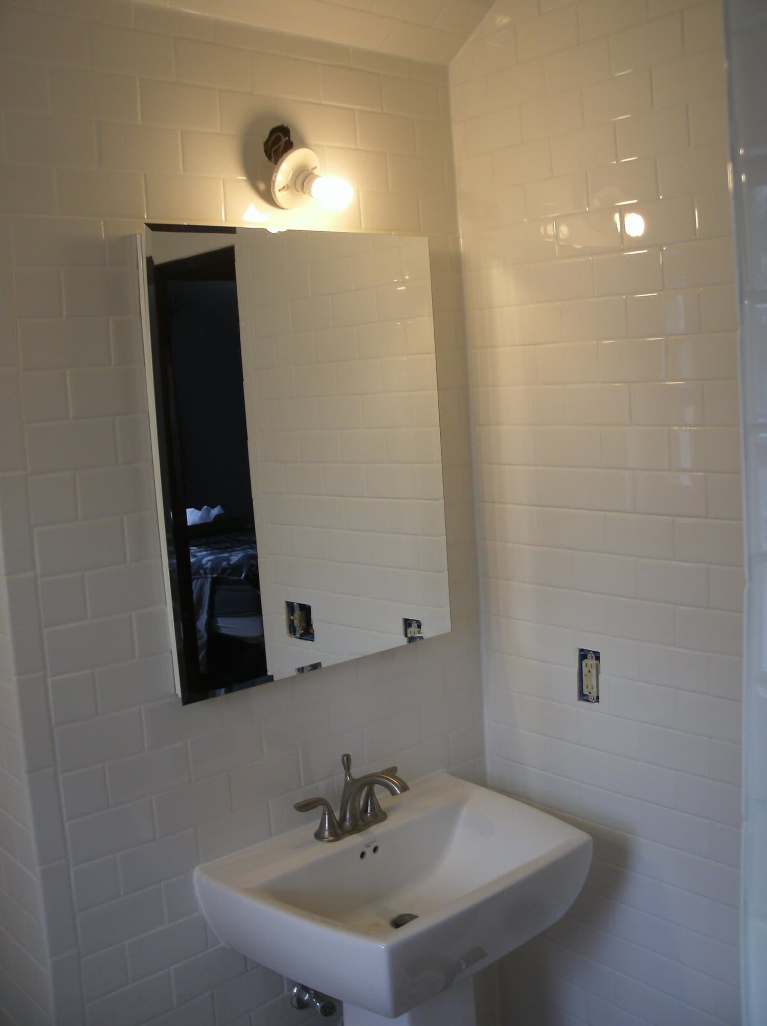 Isthmus Bathroom — photo 5