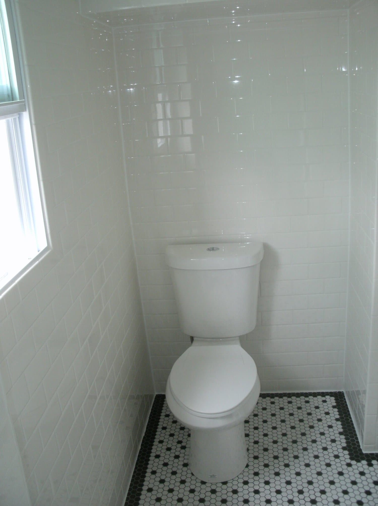 Isthmus Bathroom — photo 8
