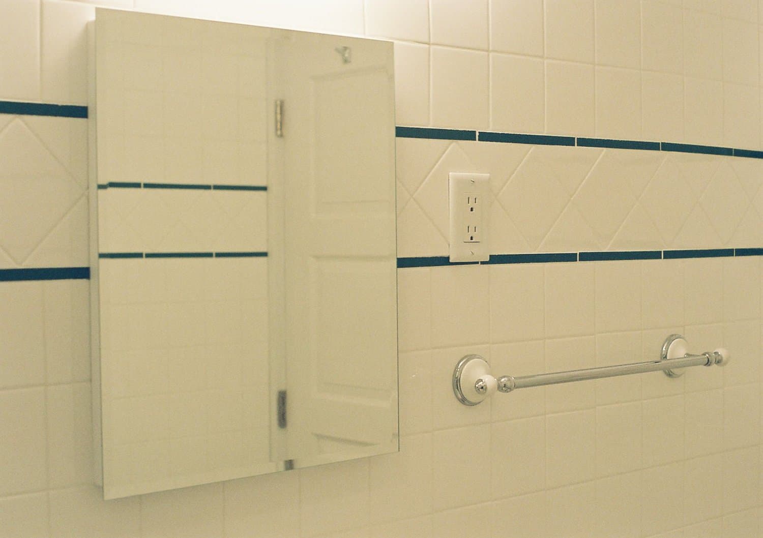 Lakeside Press Bathroom — photo 3