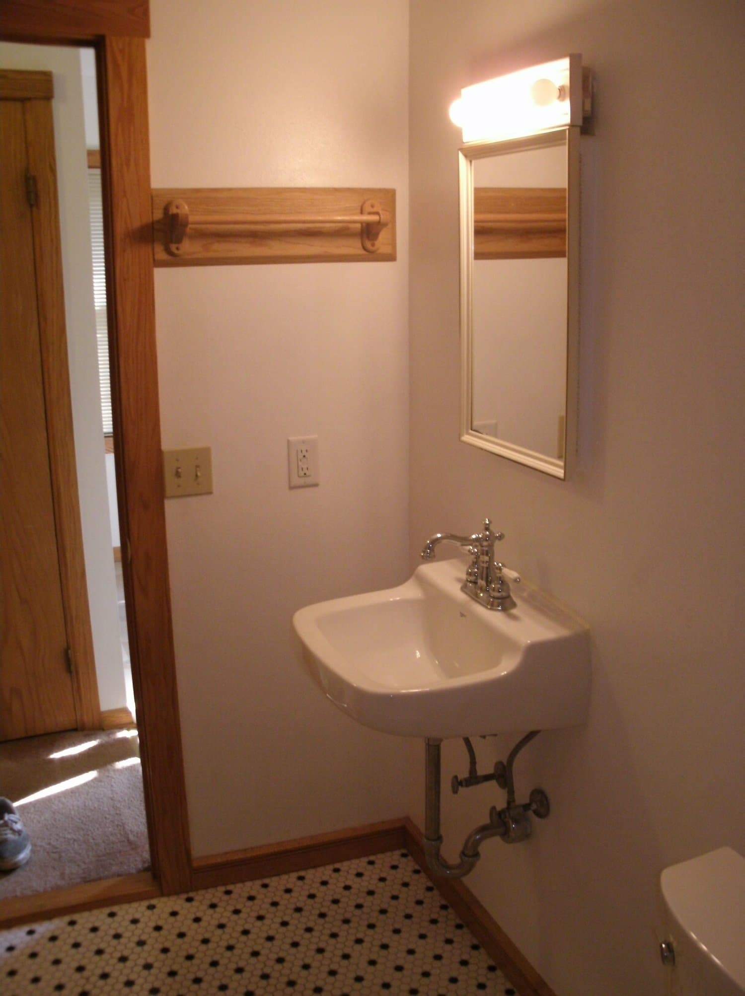 Willy Street Bathroom — photo 1