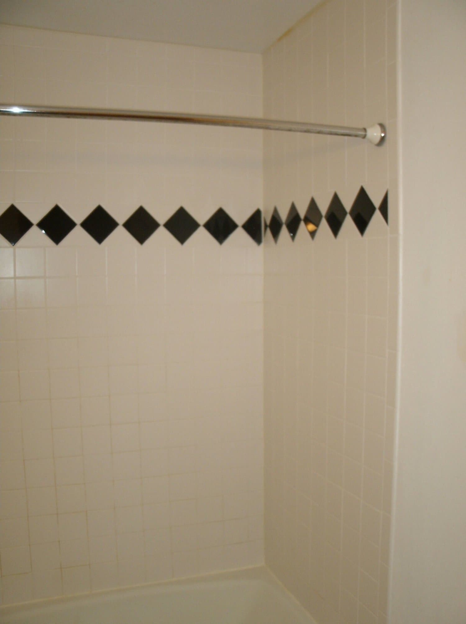 Willy Street Bathroom — photo 2