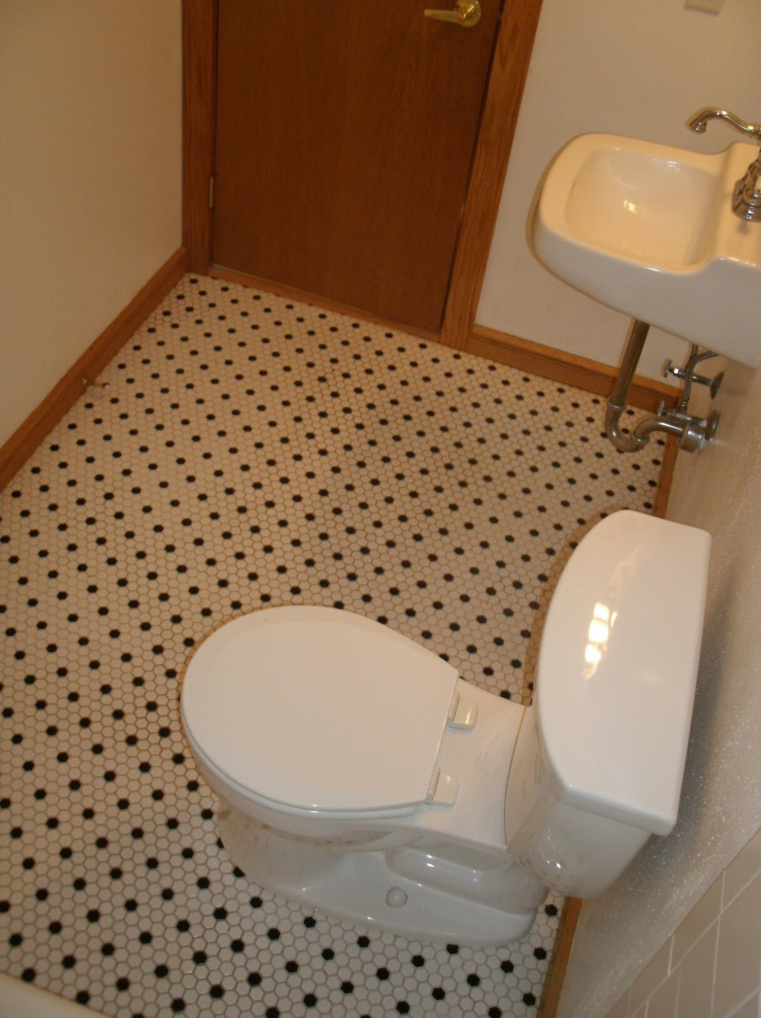 Willy Street Bathroom — photo 3