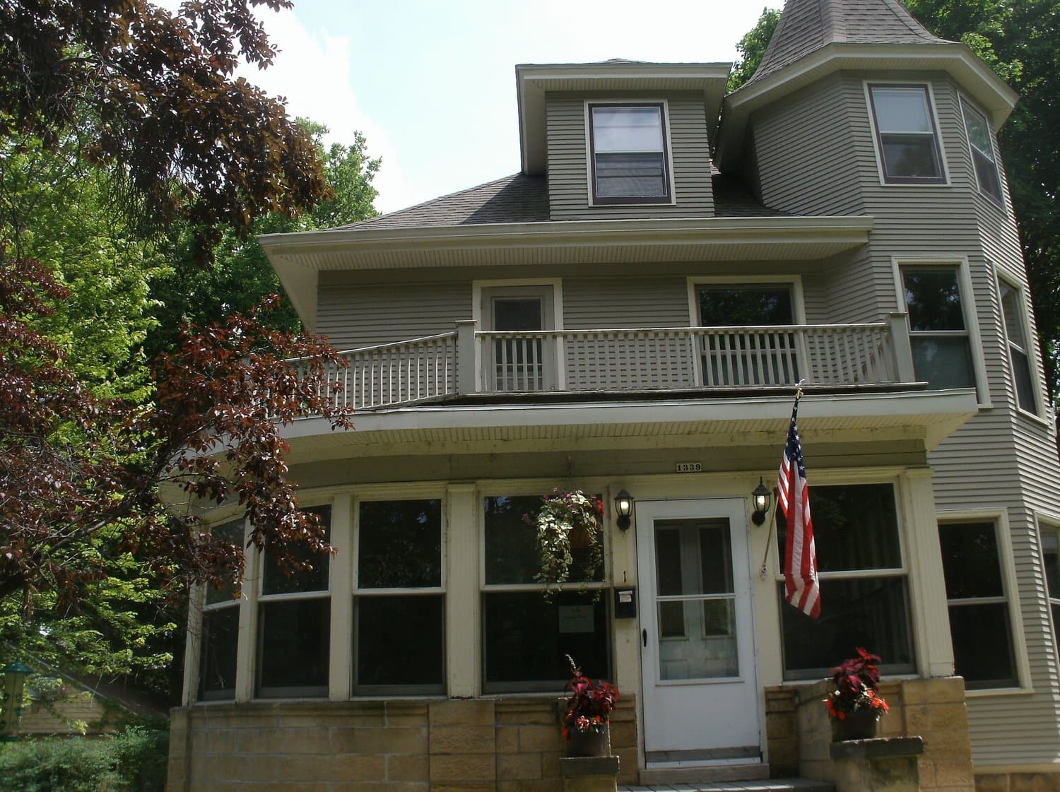 Rutledge Front Deck — photo 1