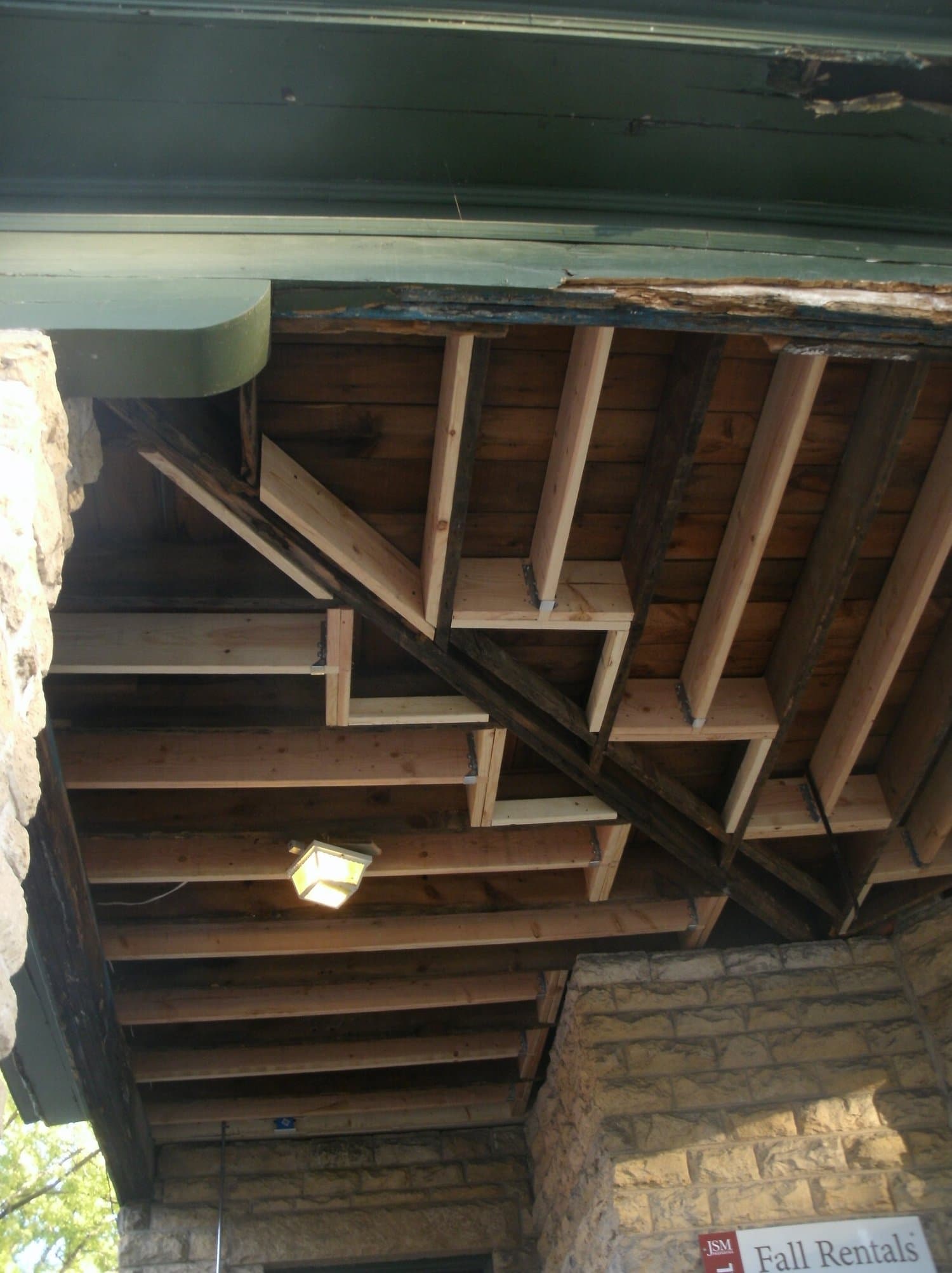 Gorham Castle Porch — photo 5